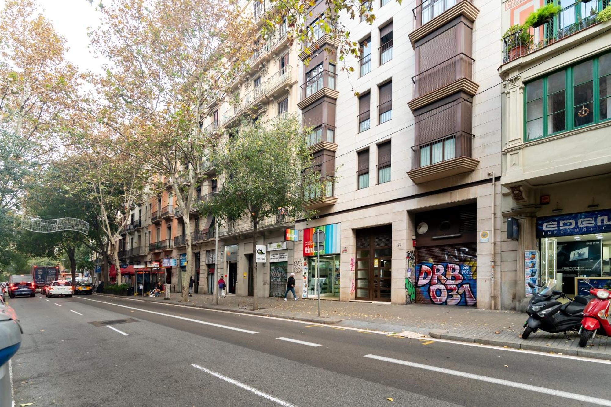 شقة Comfy Downtown + Private Terrace برشلونة المظهر الخارجي الصورة